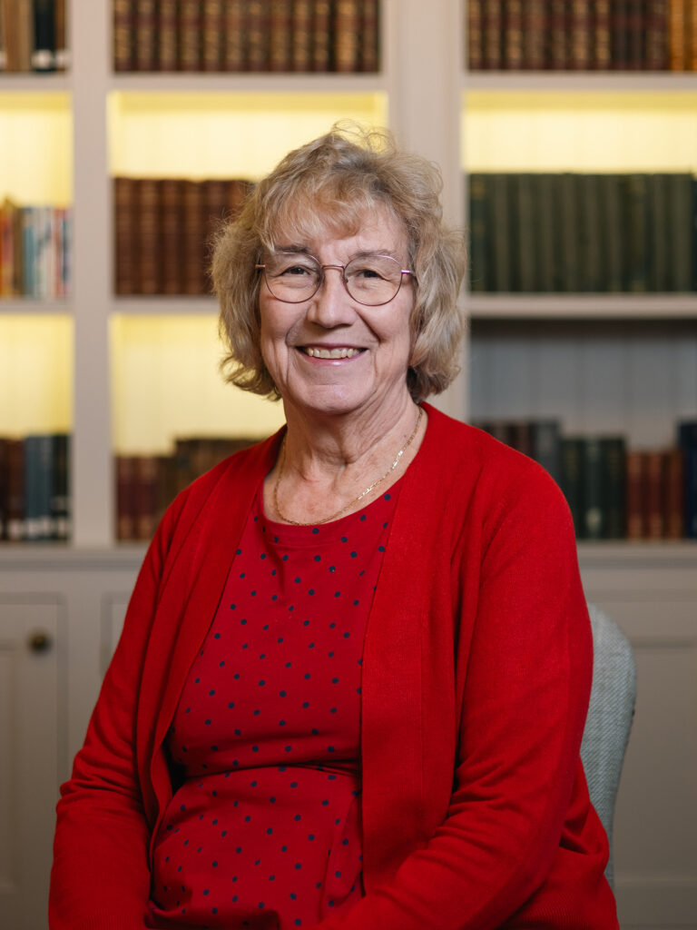 Mrs Janis Croom